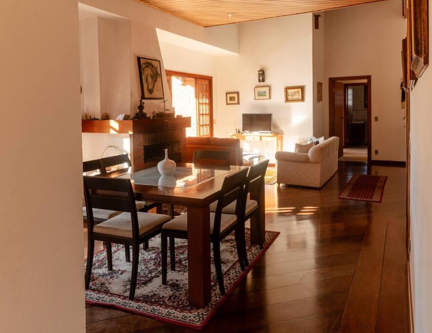 Apartamento Amplo Apartamento Familiar Em Vila Capivari E Wifi *